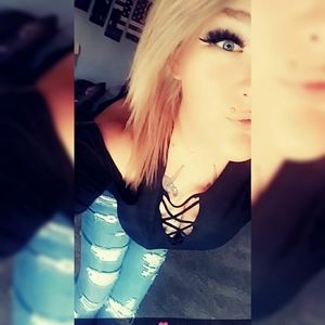 Meet your Posher, Leigha